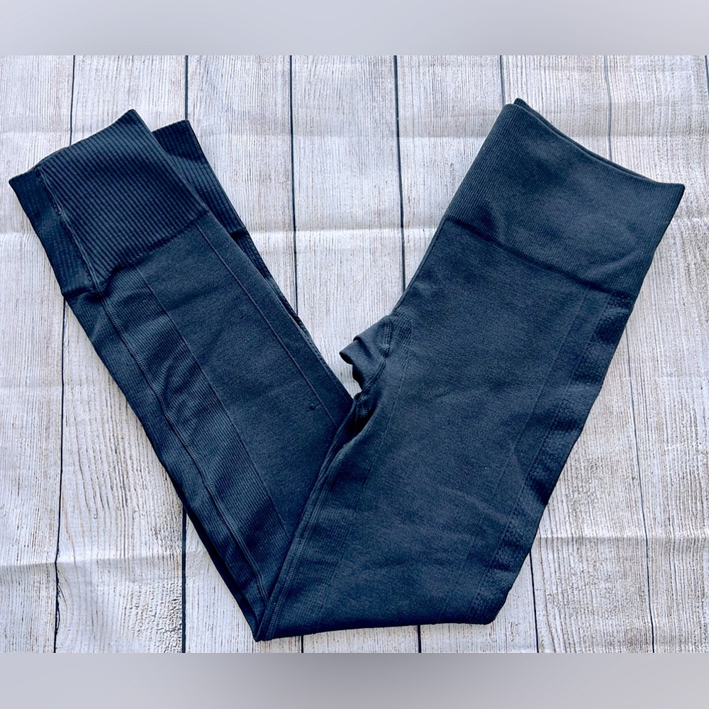 Lululemon Gray Seamless High Rise Workout Leggings